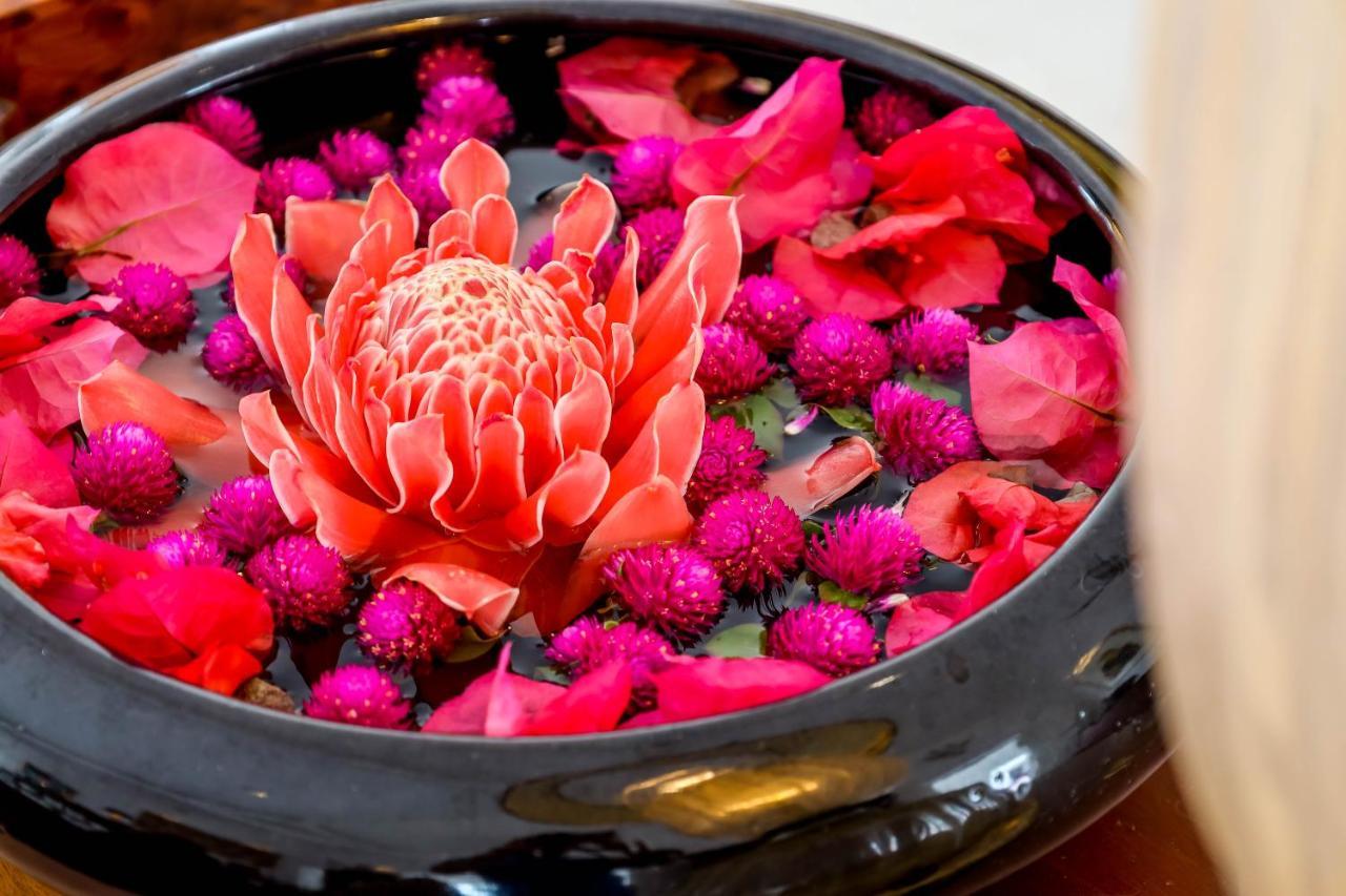The Flame Tree Estate & Hotel 캔디 외부 사진
