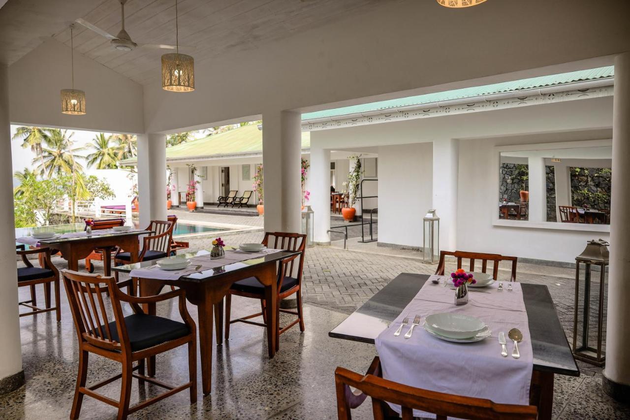 The Flame Tree Estate & Hotel 캔디 외부 사진